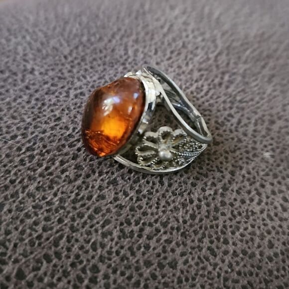 Baltic Amber silvertone ring size 6 1/2 from Lithuania - Picture 3 of 9